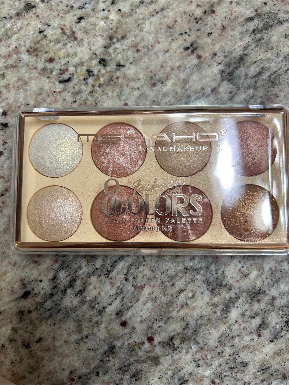 8-Color Shimmer Eyeshadow Palette - Rose Gold & Champagne. Highlighter / bronzer